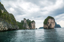 ทัวร์ล่องเรือยอร์ชเกาะไม้ท่อน เกาะพีพี Sunset Cruise Power Catamaran