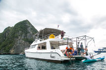ทัวร์ล่องเรือยอร์ชเกาะไม้ท่อน เกาะพีพี Sunset Cruise Power Catamaran