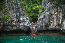 ทัวร์ล่องเรือยอร์ชเกาะไม้ท่อน เกาะพีพี Sunset Cruise Power Catamaran